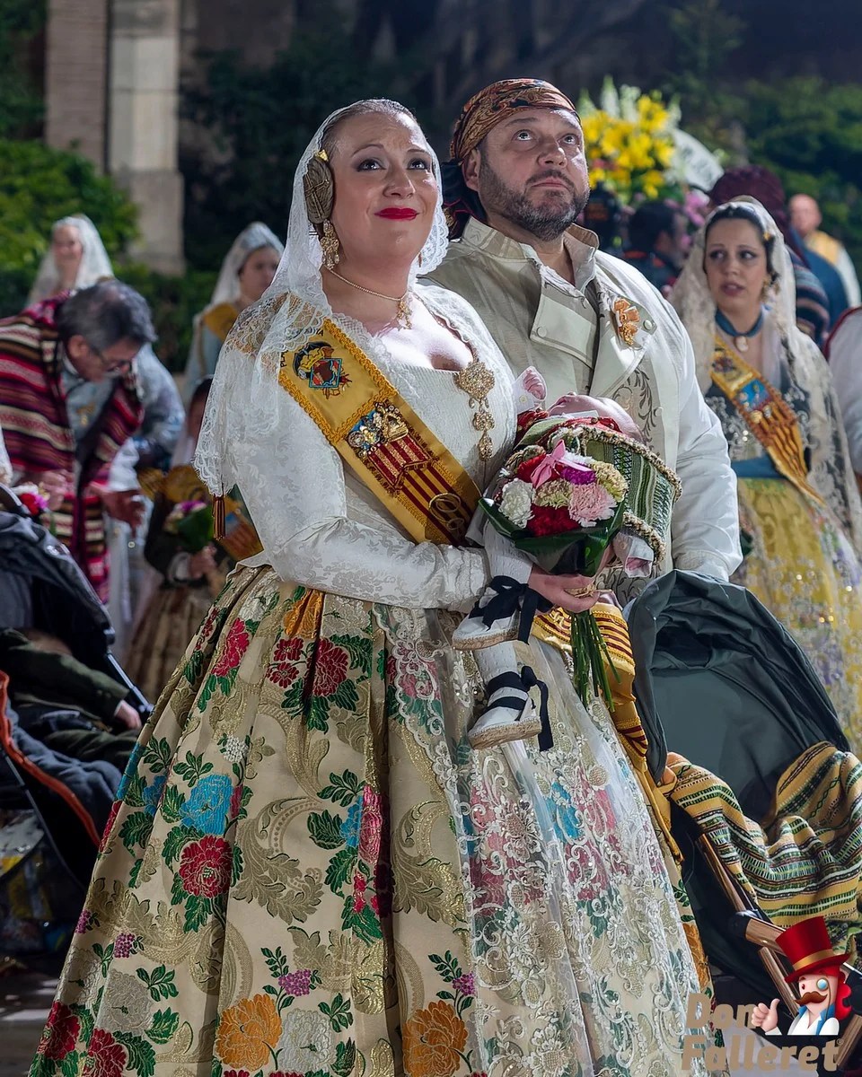 Ofrenda de Flores a la Virgen de los Desamparados - 17 de marzo - Comisiones Falleras 100 Ofrenda 17 93