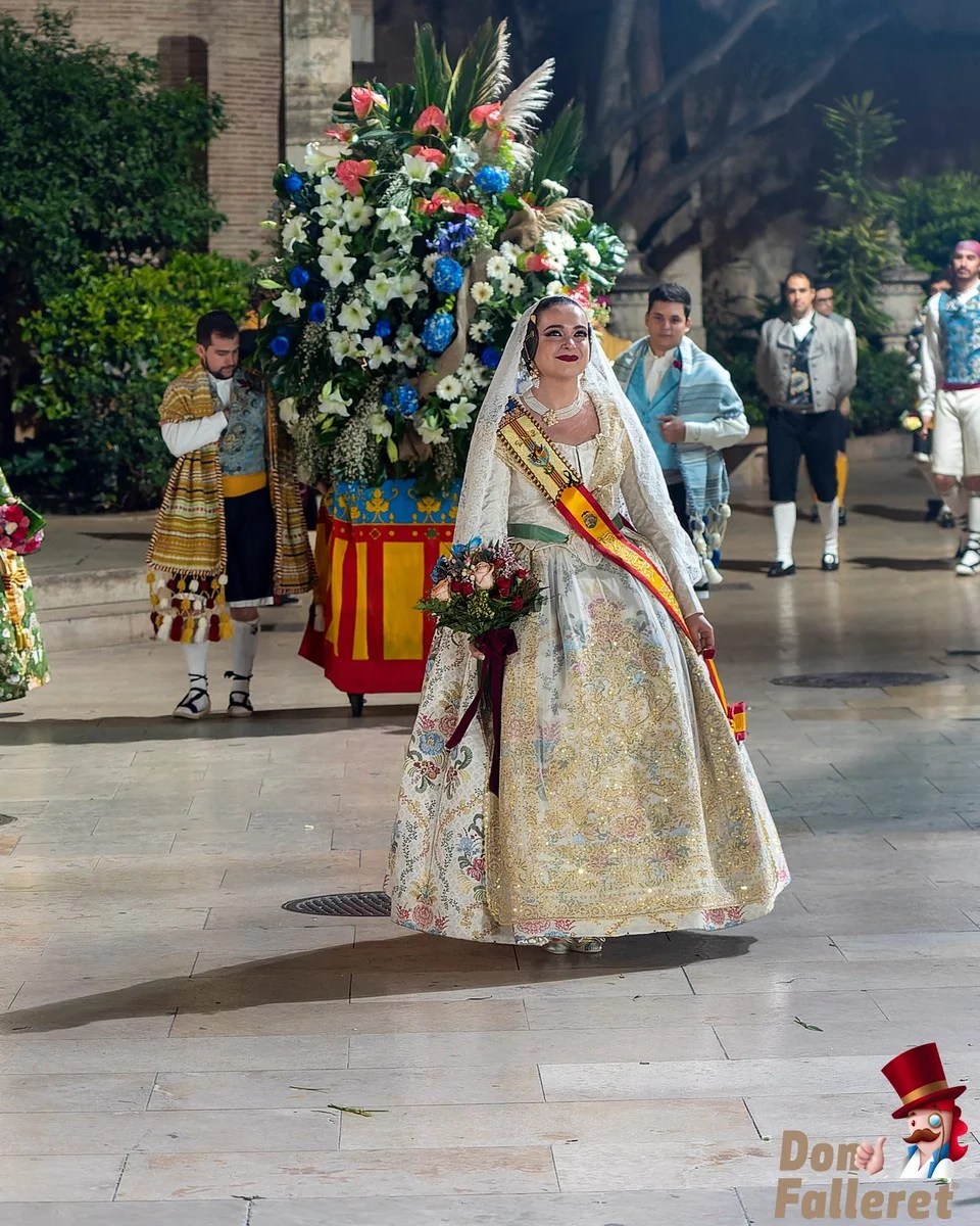 Ofrenda de Flores a la Virgen de los Desamparados - 17 de marzo - Comisiones Falleras 102 Ofrenda 17 95