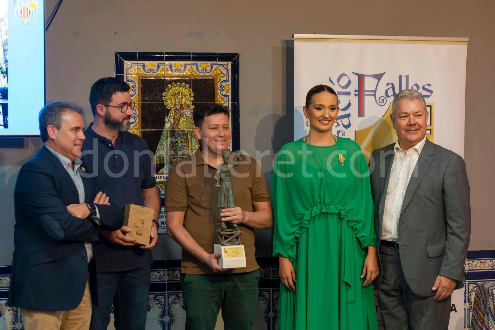Salva Banyuls y Néstor Ruiz recogen el premio Borumballa a la mejor Falla de 1ªA de 2023