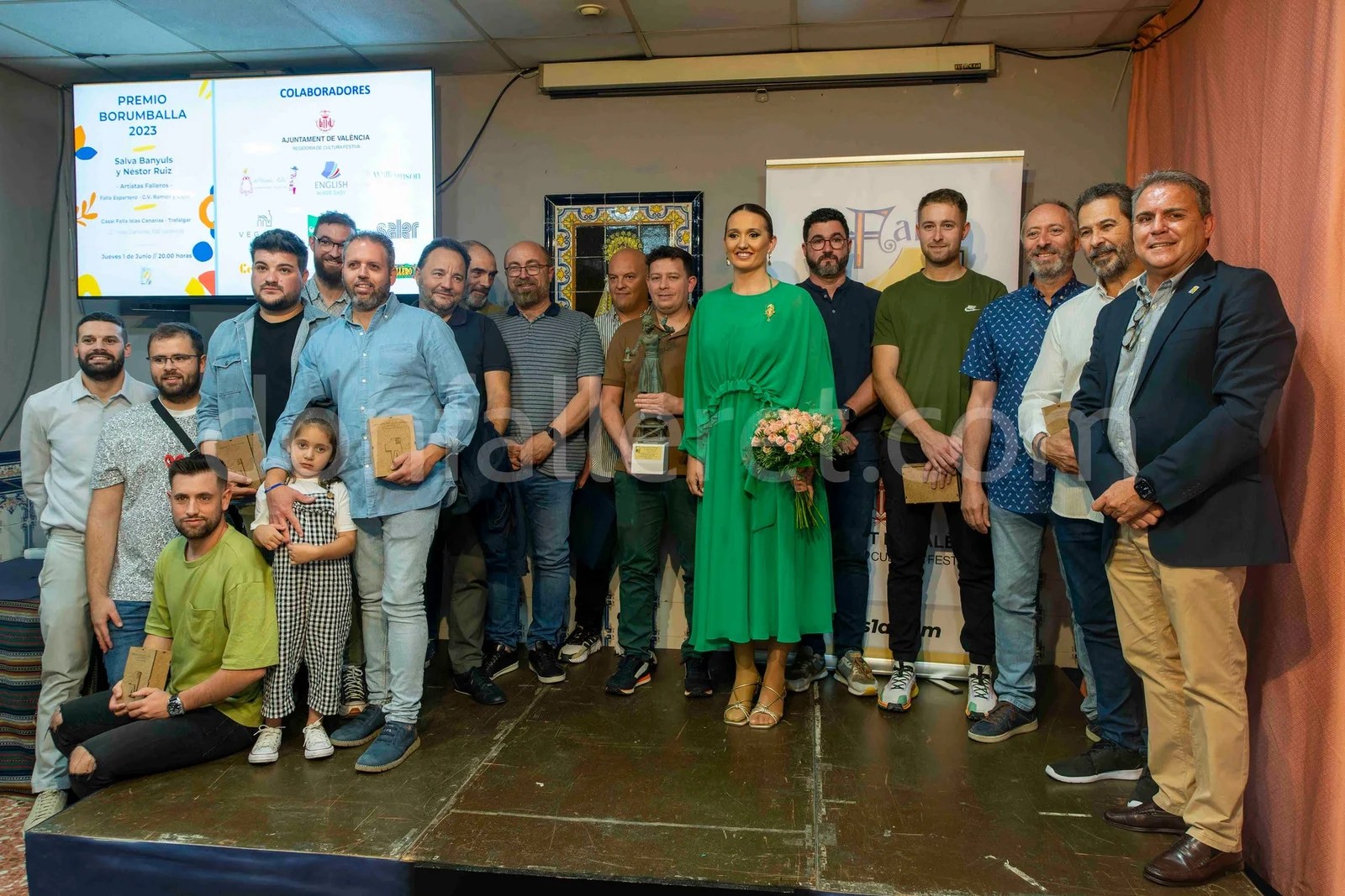 Salva Banyuls y Néstor Ruiz recogen el premio Borumballa a la mejor Falla de 1ªA de 2023 6 Premio Burumballa 24