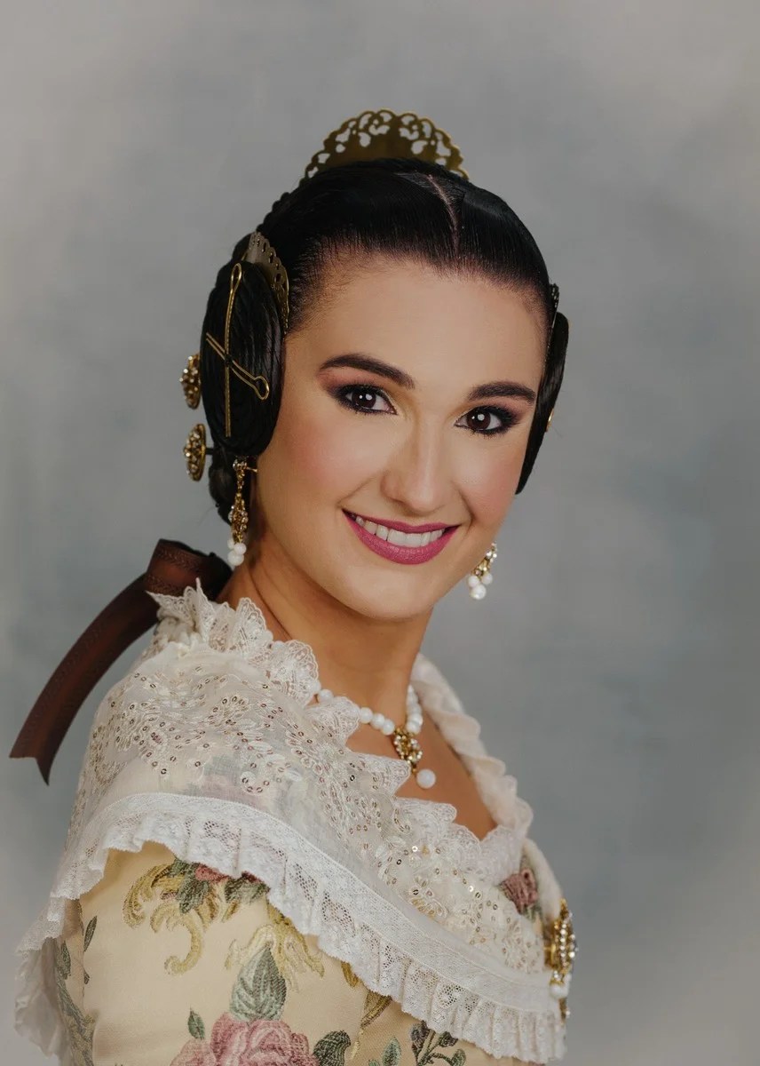 Ellas son las preseleccionadas del Sector Campanar #Preselecciones24 5 ANA CARRASCOSA MONTANA Falla Monasterio de Poblet Aparicio Albinana