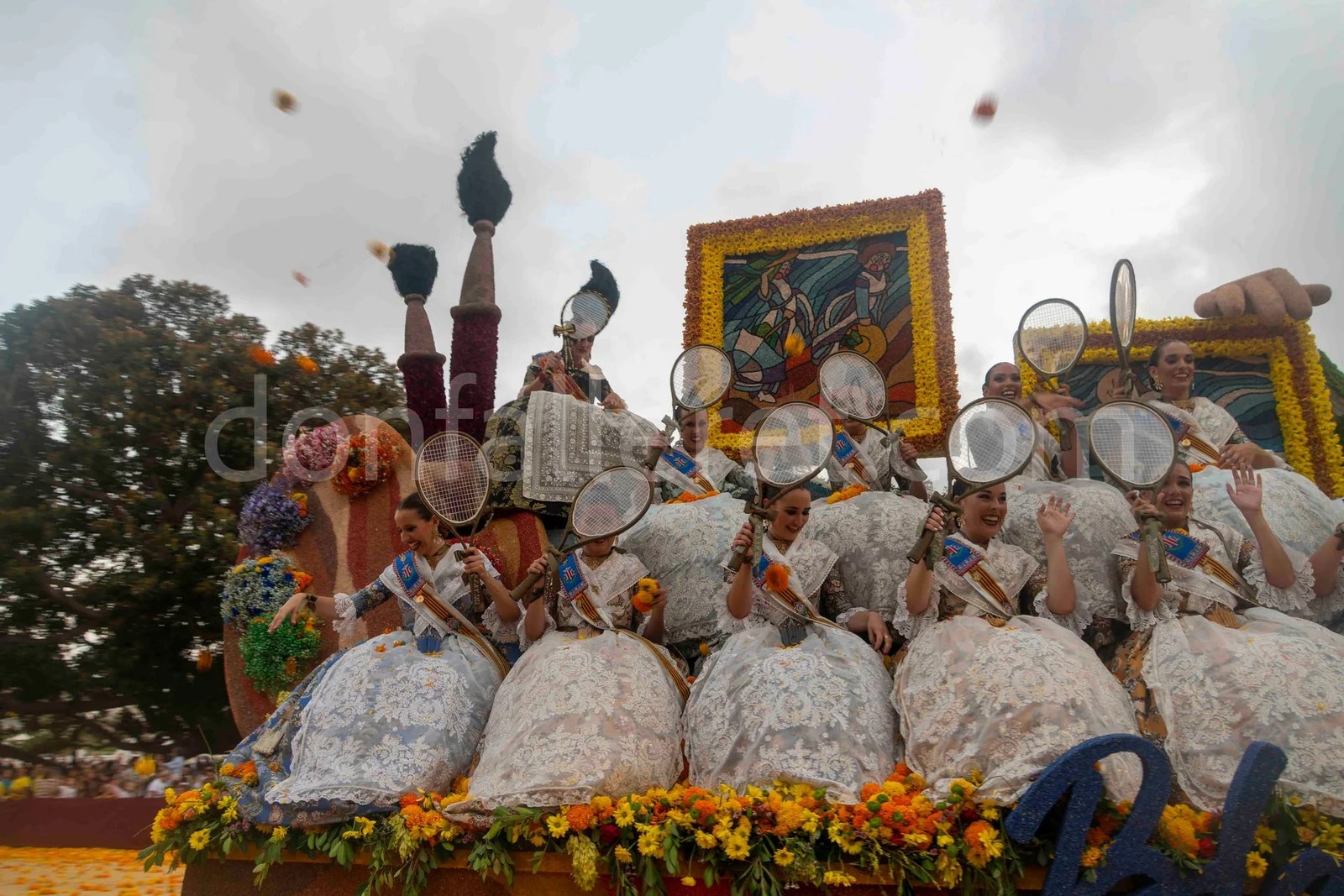 La Batalla de Flores pone el punto final a la Gran Fira de Valencia 79 Batalla Flors 131