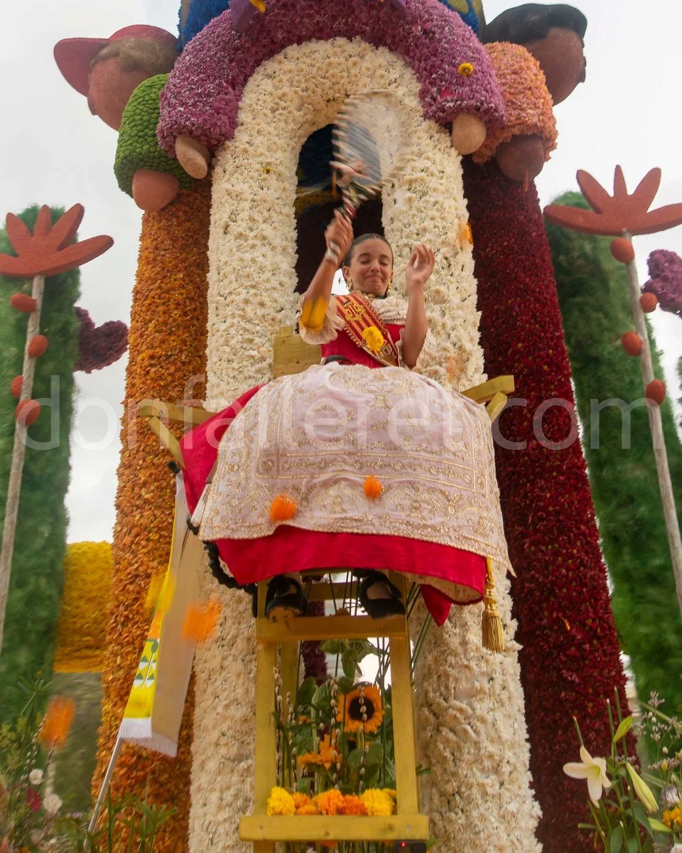 La Batalla de Flores pone el punto final a la Gran Fira de Valencia 76 Batalla Flors 139
