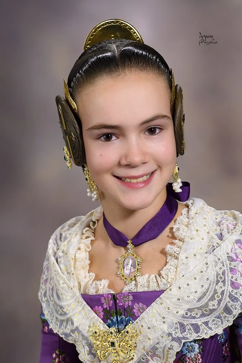 Ellas son las preseleccionadas del Sector La Seu-La Xerea-El Mercat #Preselecciones24 3 CARMINA ORTIZ MASSMANIAN Falla Plaza de la Reina Paz San Vicente