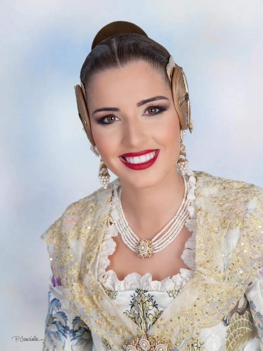 Ellas son las preseleccionadas del Sector La Seu-La Xerea-El Mercat #Preselecciones24 4 CAROLINA TORRES RIOS Falla Plaza del Mercado Central