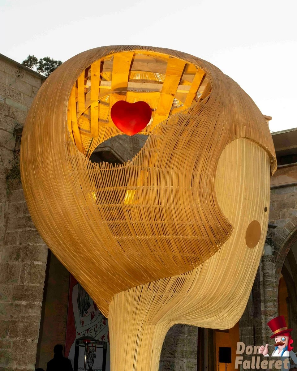 La obra de Manolo García y Marina Puche arderá durante «Cremant la Fira» como colofón de la Gran Fira de Valencia