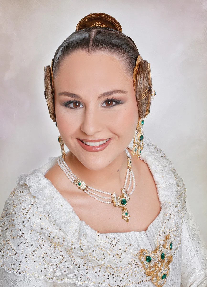 Ellas son las preseleccionadas del Sector La Seu-La Xerea-El Mercat #Preselecciones24 5 MARIA BELENGUER SEVILLA Falla Plaza del Dr. Collado