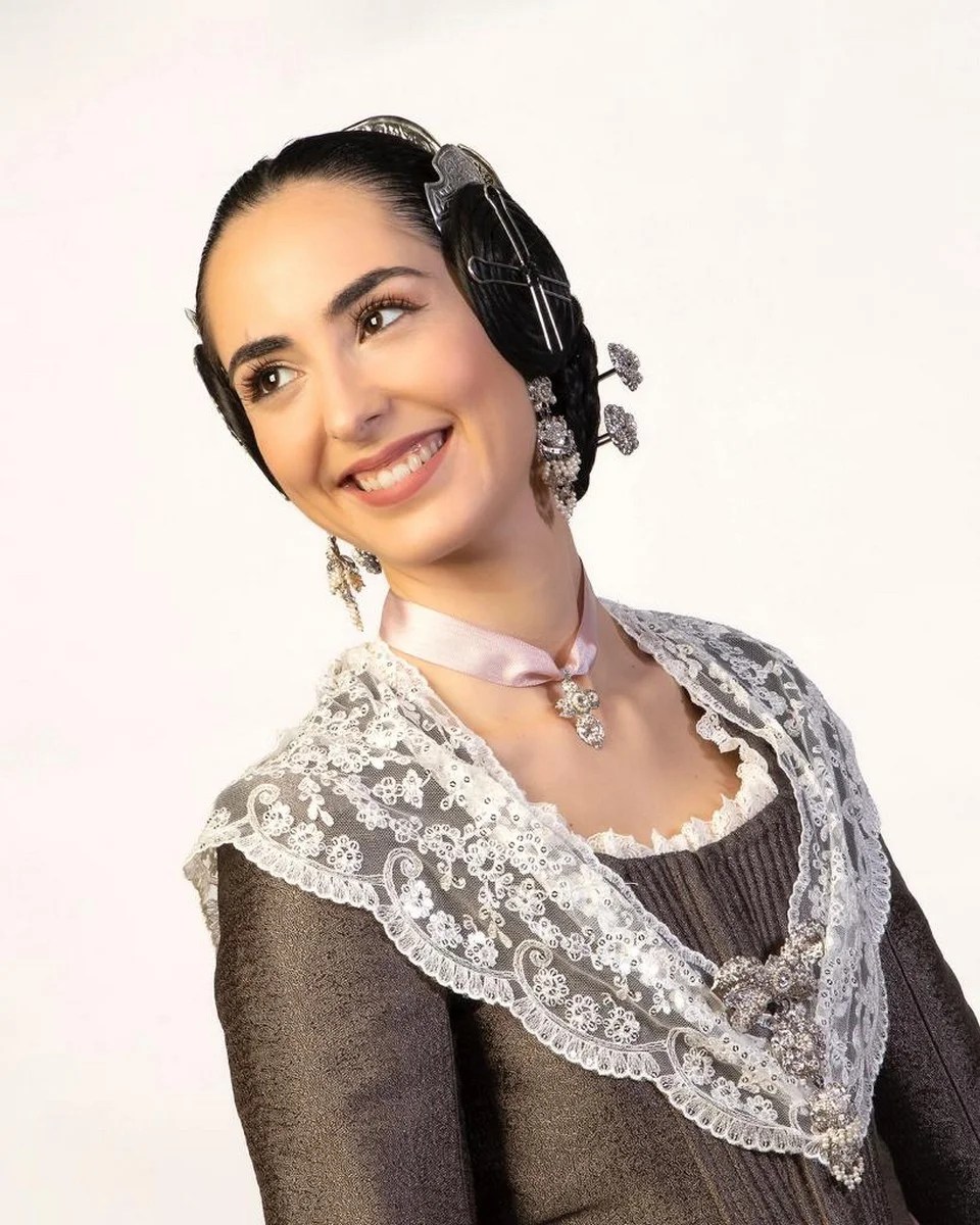 Ellas son las preseleccionadas del Sector El Pilar-Sant Francesc #Preselecciones24 4 MIRIAM LOZANO PINTO Falla En Sendra Plaza Coll