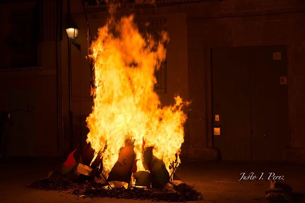 Así celebraron los falleros del Barrio del Carmen el Mig Any