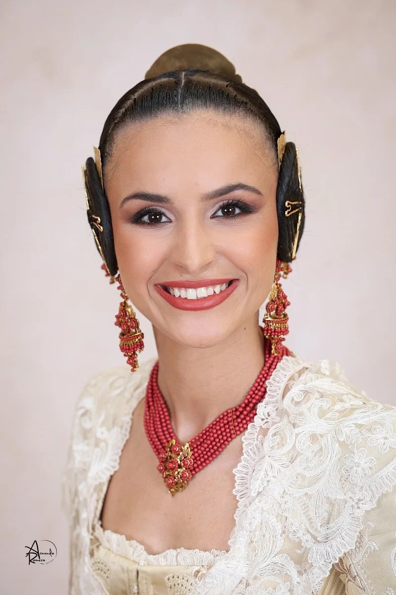 Estas son las Candidatas elegidas a ser Fallera Mayor de Valencia 2024 11 Marta Teresa Chapa Herrero 1