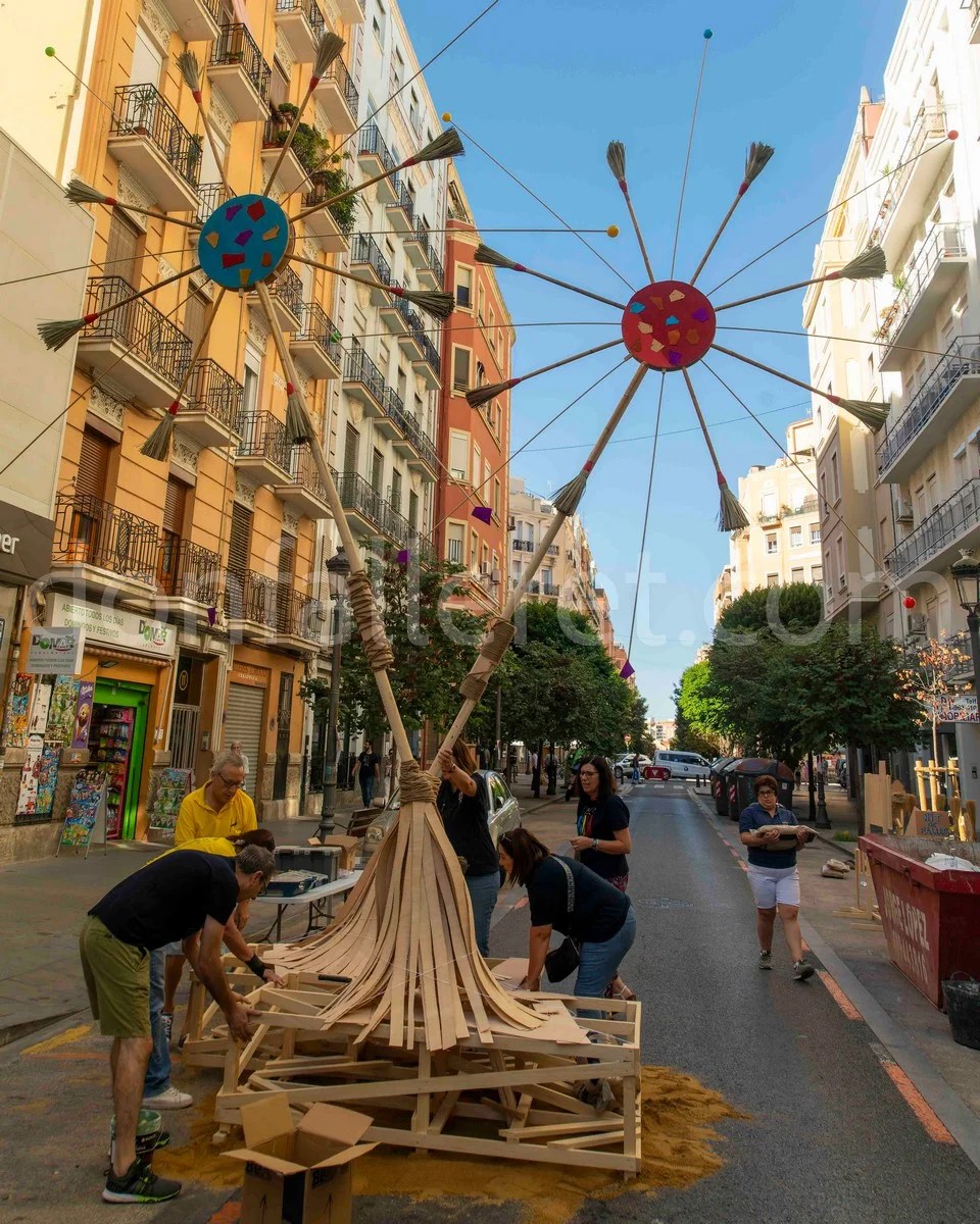 Celebración del Mig Any Faller en la comisión de Sueca-Literato Azorín: Un día de tradición y participación fallera 1 MigAnySueca 12