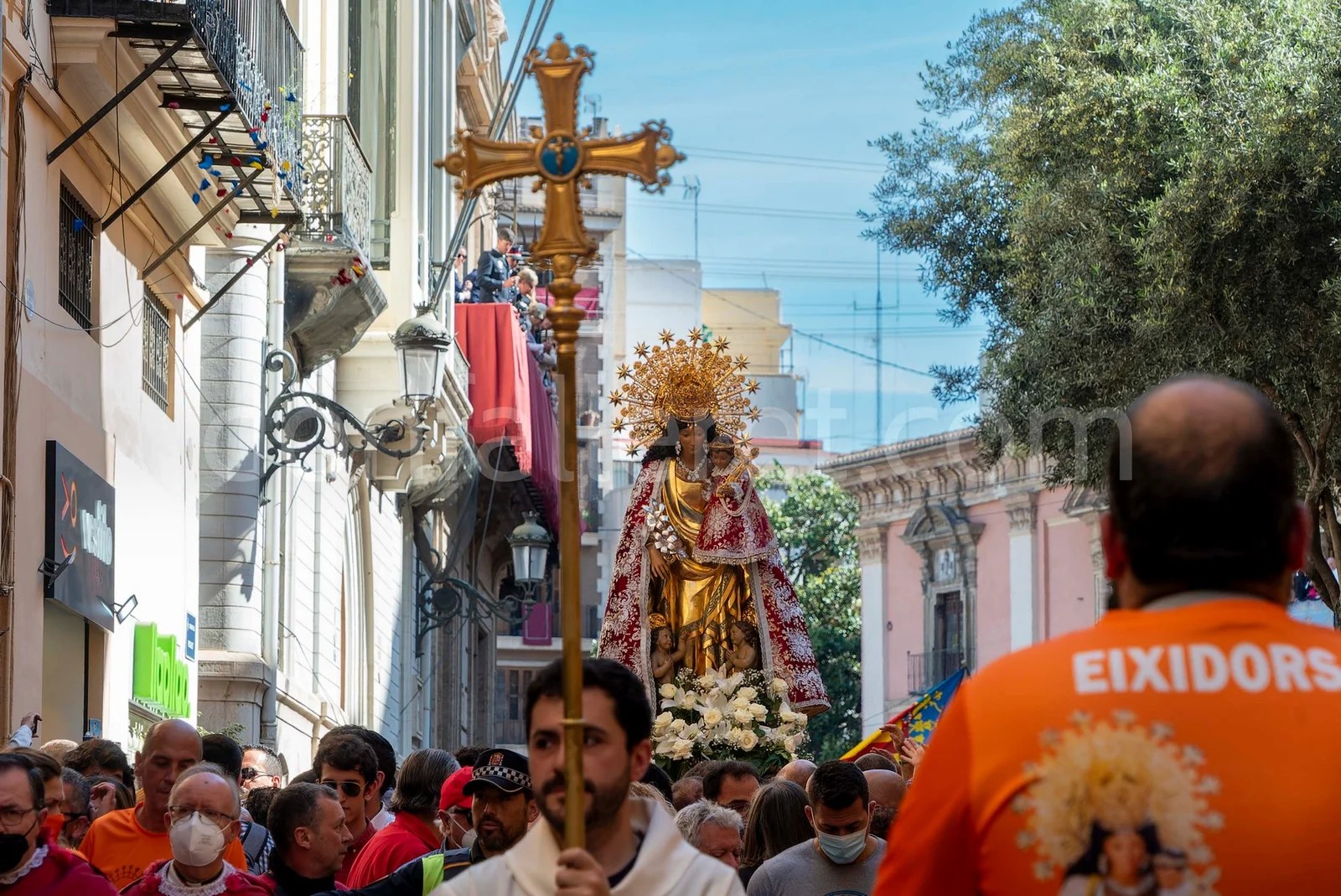 Los Premios Berni galardonan a los ‘Eixidors’ del Traslado de la Virgen