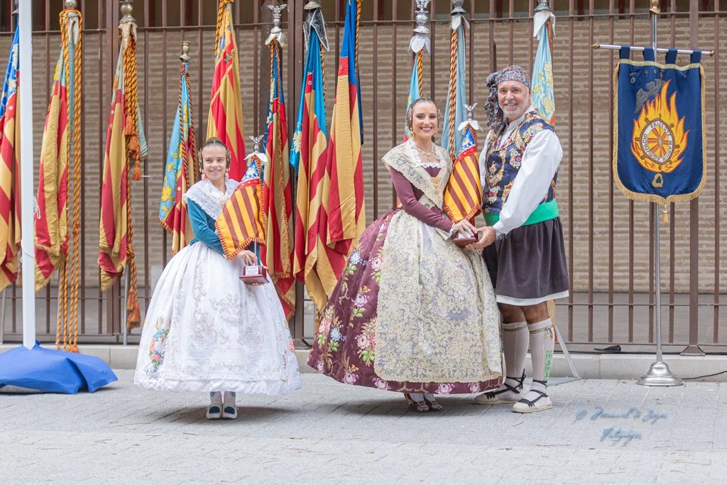 Procesión Cívica en el Marítimo para homenajear a la Real Senyera