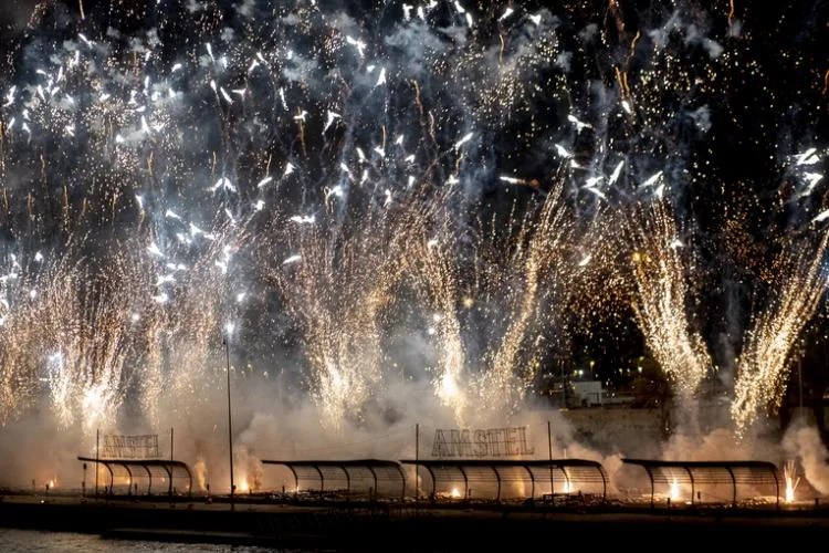 14 espectáculos pirotécnicos iluminarán la noche de la víspera del 9 de octubre