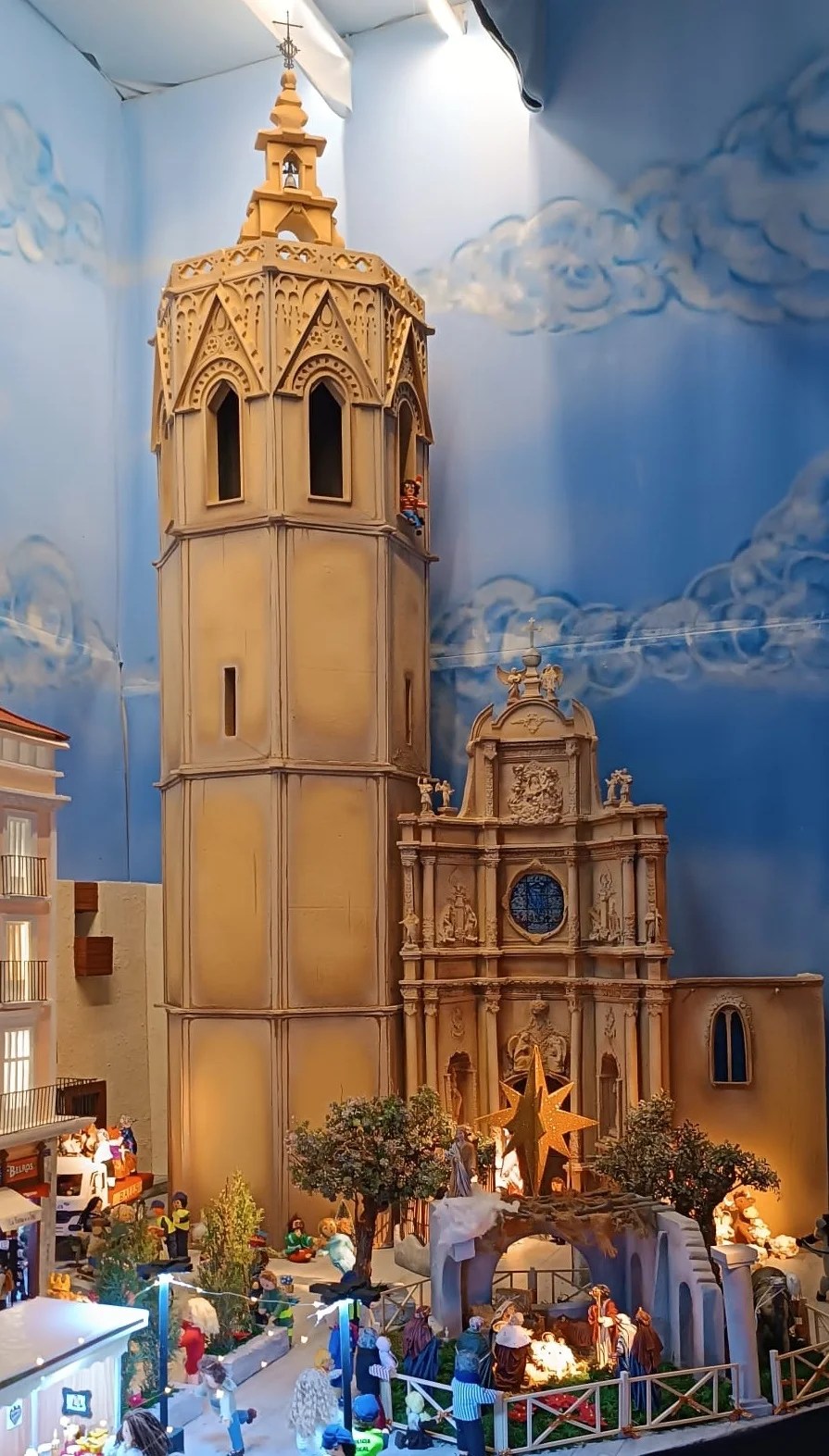 El “Belén del DUC” vuelve a ser un referente en la Navidad valenciana 1 1 MICALET Y CATEDRAL 1