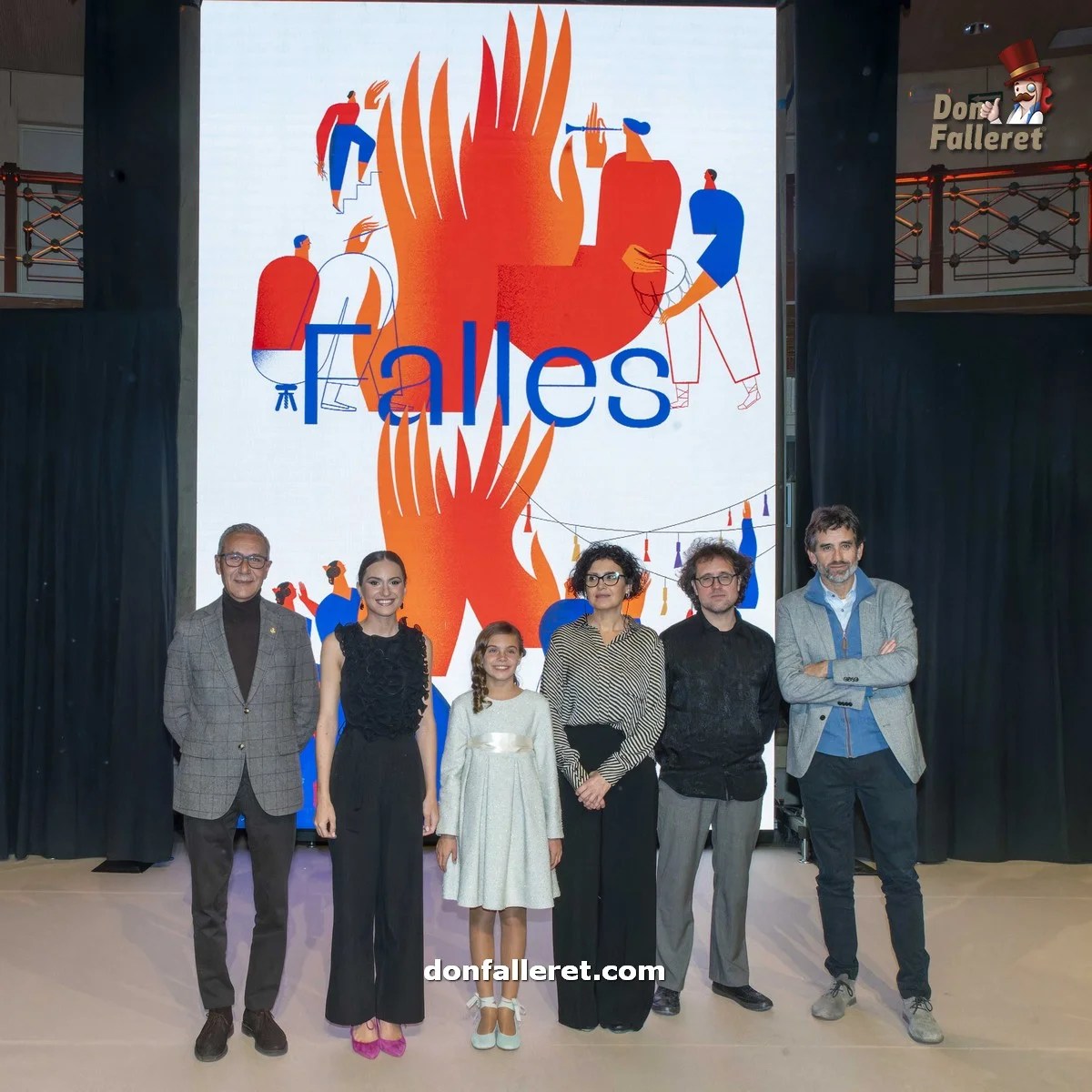 Esta es la imagen gráfica de las Fallas de Valencia 2024 1 Las Falleras Mayores de Valencia 2024 junto al concejal de Fallas y los diseñadores de la imagen gráfica
