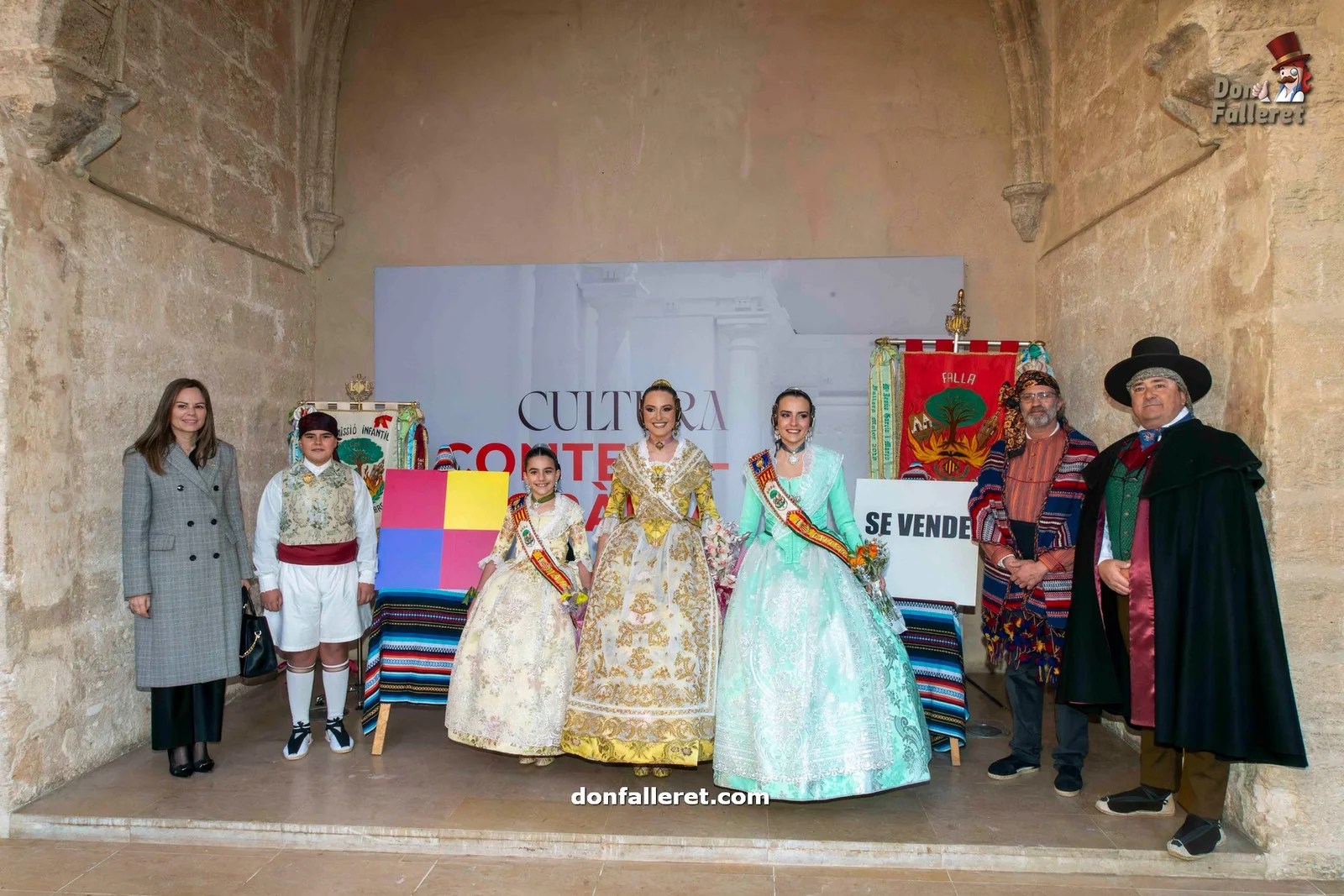 Vanguardia con ingenio y gracia en las Fallas 2024 del Barrio del Carmen 13 Acto Presentacion Bocetos Fallas Barrio del Camen 49