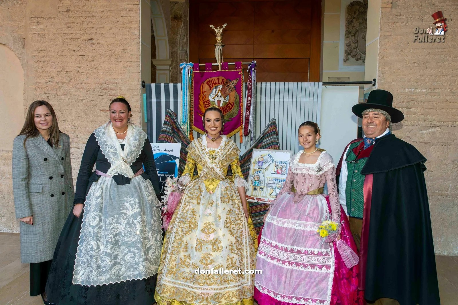 Vanguardia con ingenio y gracia en las Fallas 2024 del Barrio del Carmen 16 Acto Presentacion Bocetos Fallas Barrio del Camen 54