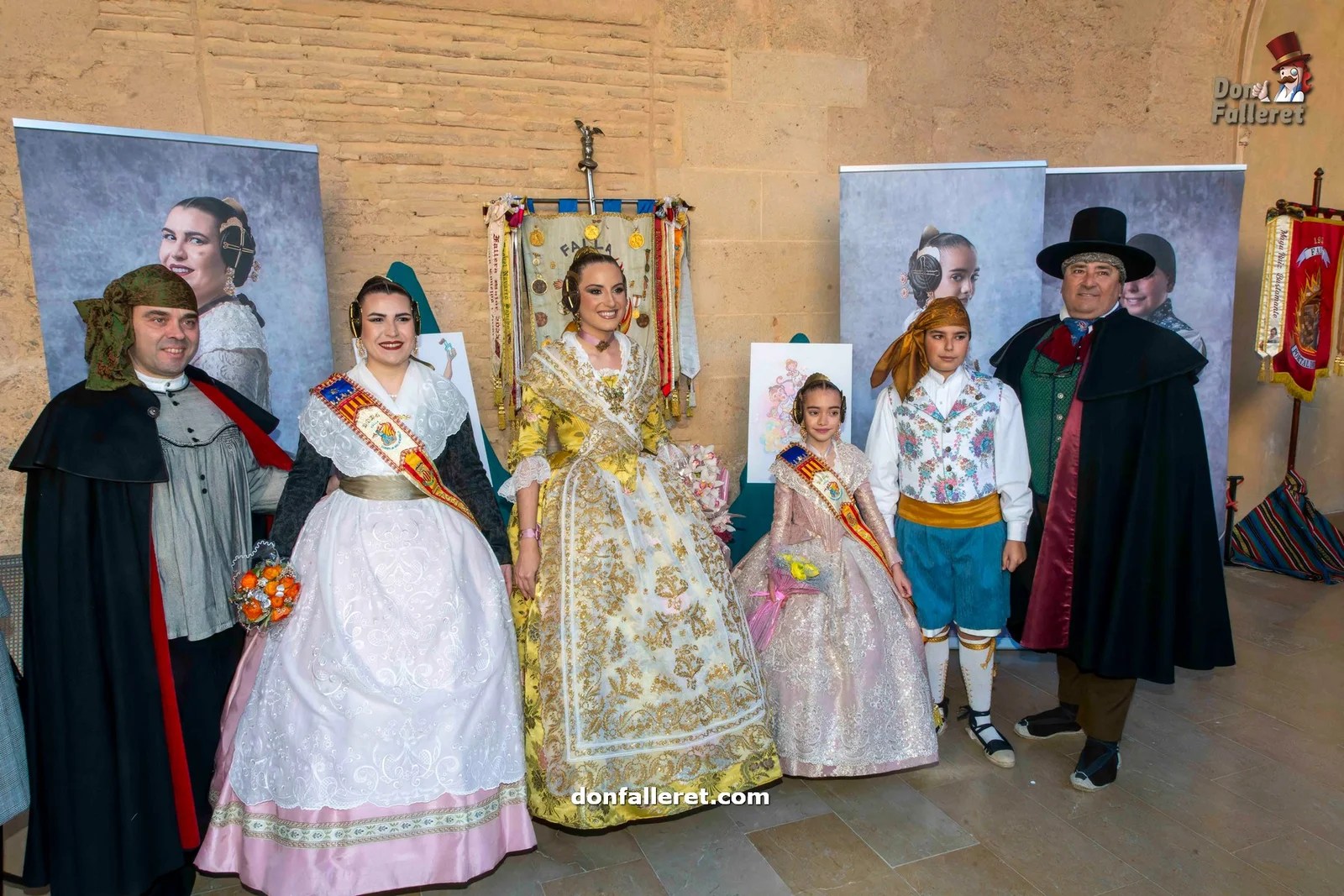 Vanguardia con ingenio y gracia en las Fallas 2024 del Barrio del Carmen 10 Acto Presentacion Bocetos Fallas Barrio del Camen 63