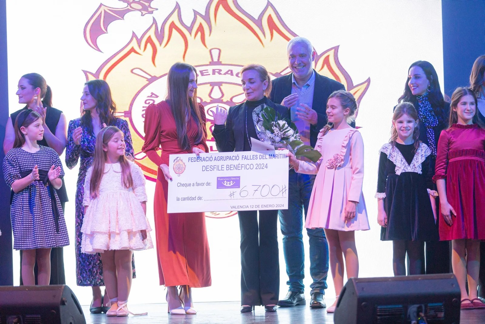 Desfile de Indumentaria Valenciana solidario de las Fallas del Marítimo