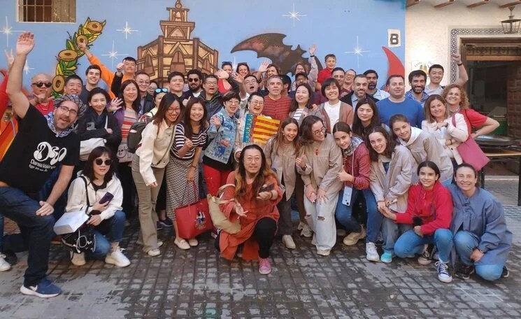 Aquí te contamos como puedes ayudar a plantar una Falla en Valencia y llevarte recompensas 1 Falla Plaza de Honduras