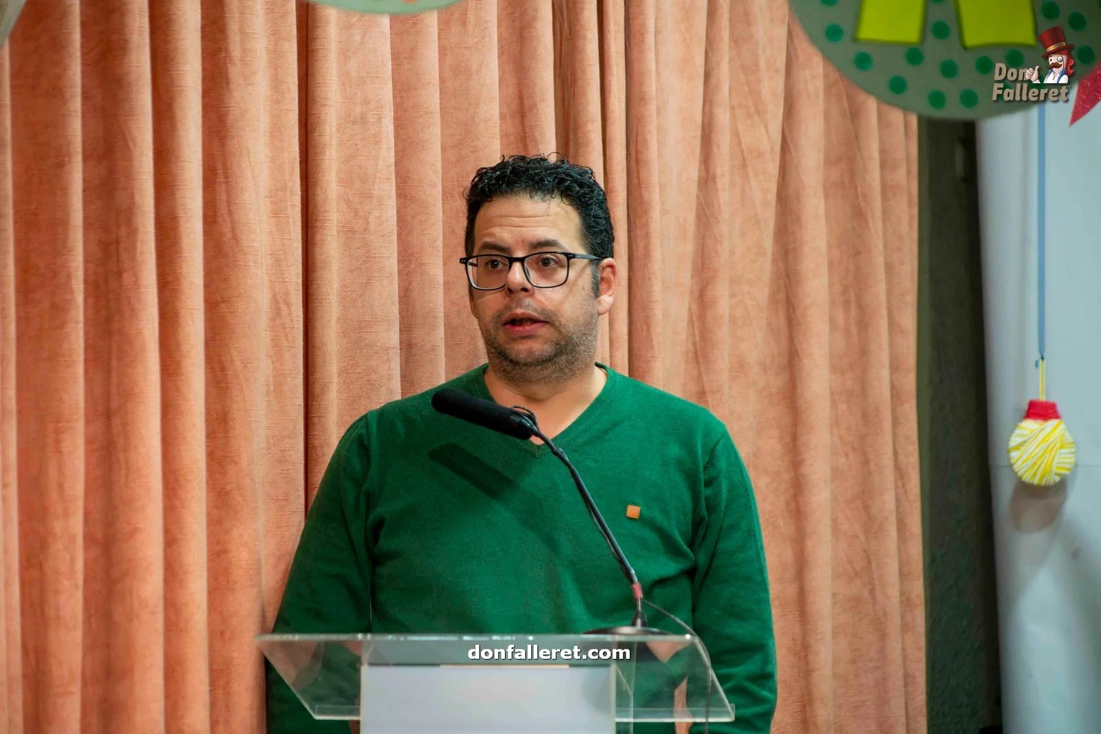 La información fallera a debate en la Falla La Berni 1 Mario A. Palomo, organizador de la charla