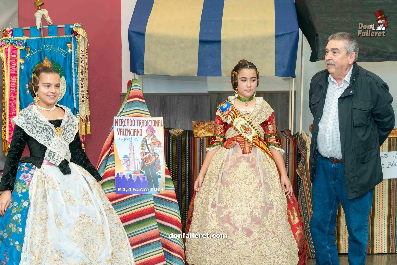Momento de presentación del cartel anunciador del Mercado de San Blas 2024