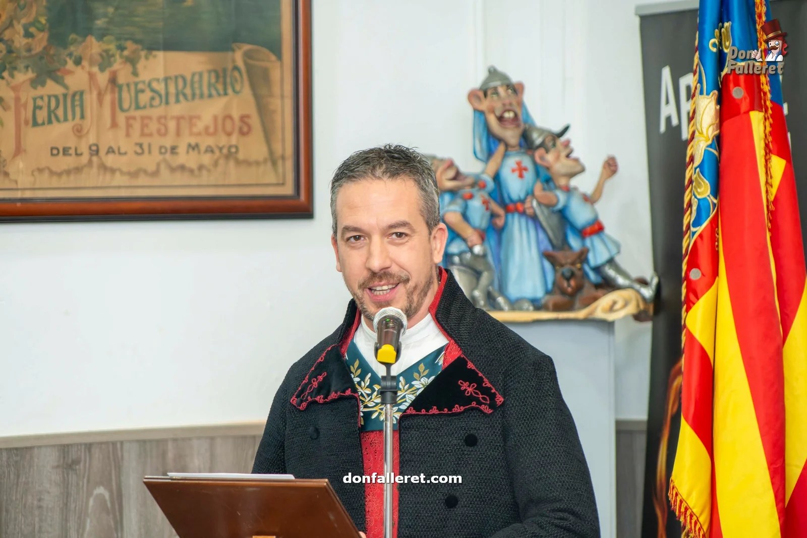 Javier Sans, presidente de la Falla Clero en su intervención