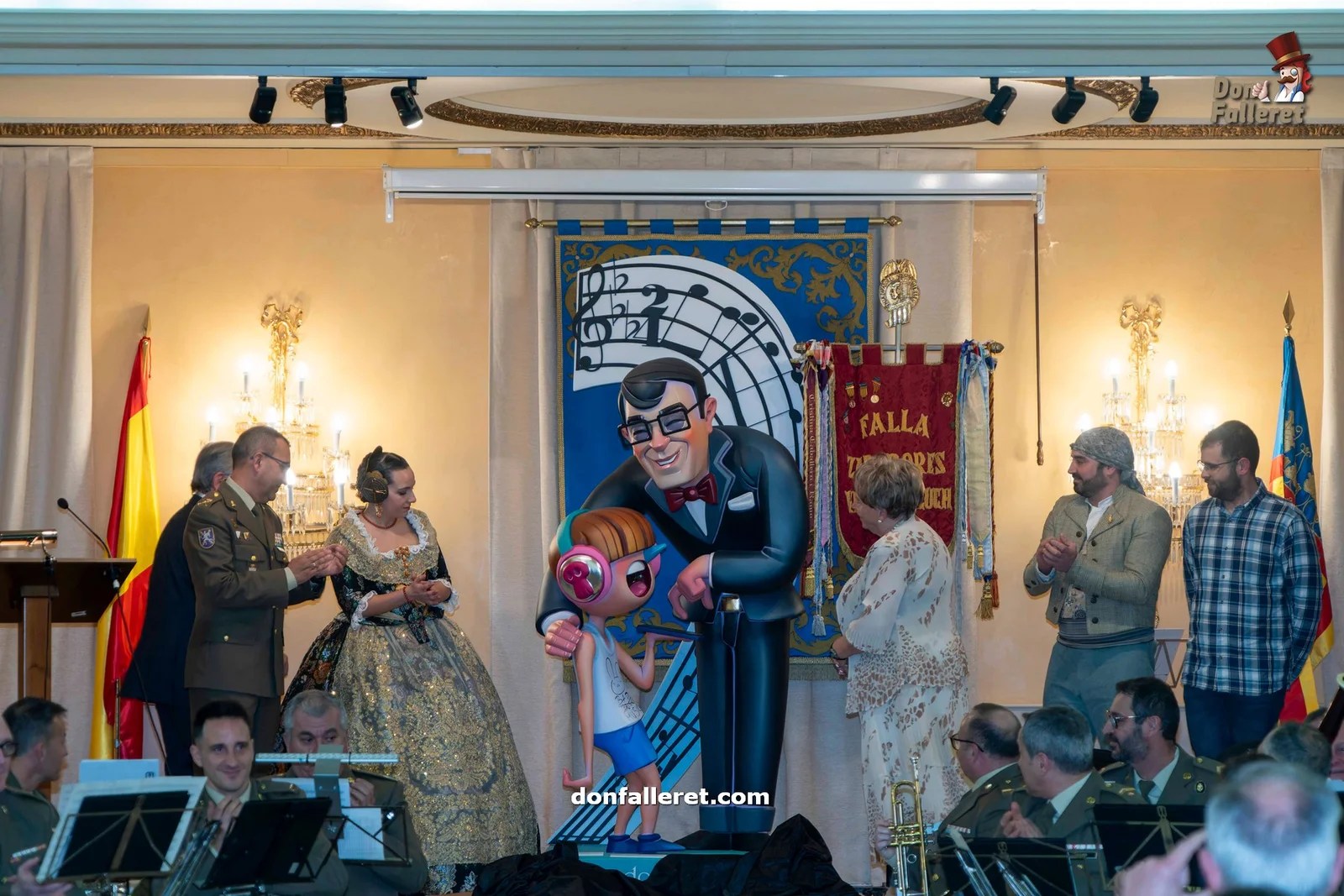 La Falla Zapadores presenta el Ninot Homenaje al compositor de su himno 6 Ninot Zapadores3