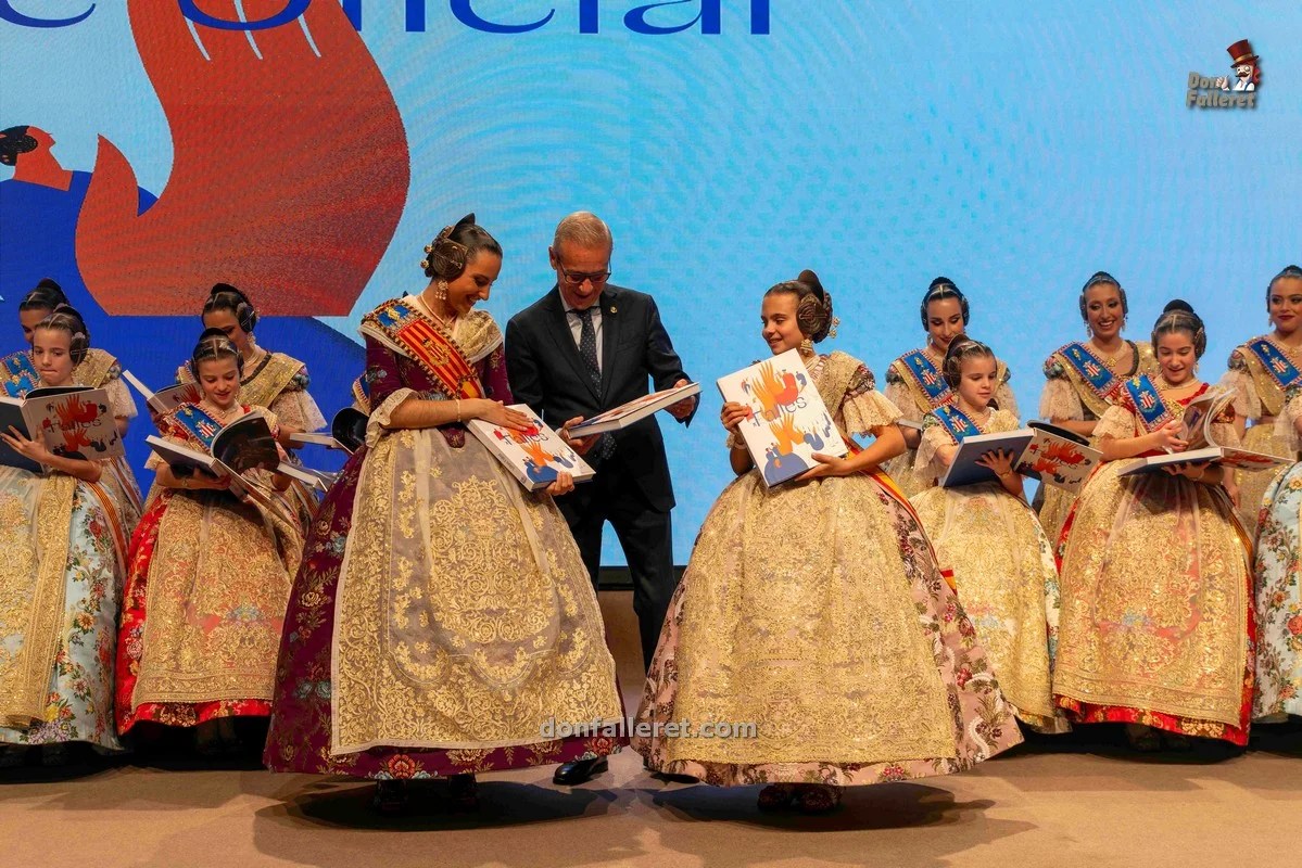 Así fue la presentación del Llibre Faller de las Fallas de Valencia 2024 FOTONOTICIA 3 Presentacion Llibre Faller Fallas de Valencia 2024 Don Falleret 36