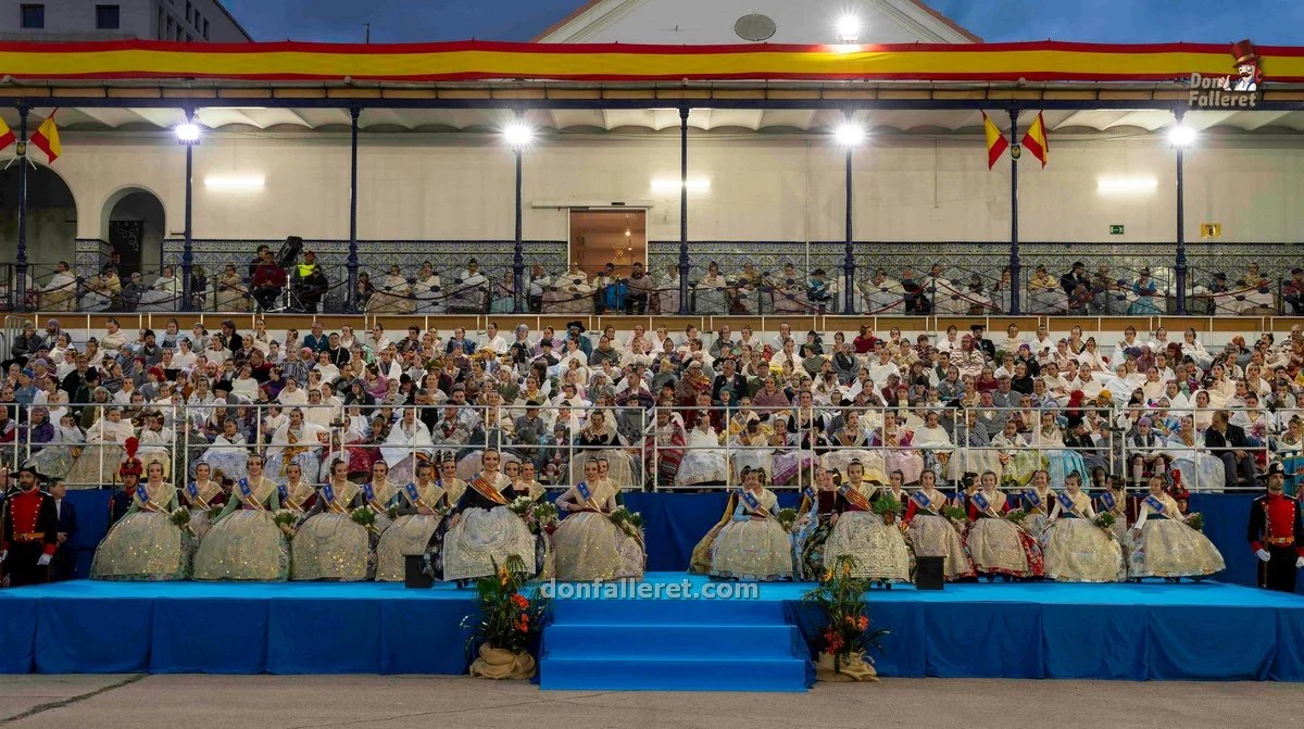 Las Fallas se vuelcan un año más en el Homenaje de las Fuerzas Armadas y Guardia Civil 4 Homenaje FFAA 18 edited