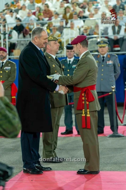 Las Fallas se vuelcan un año más en el Homenaje de las Fuerzas Armadas y Guardia Civil 7 Homenaje FFAA 25