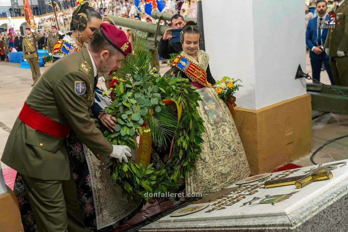 Las Fallas se vuelcan un año más en el Homenaje de las Fuerzas Armadas y Guardia Civil 12 Homenaje FFAA 32