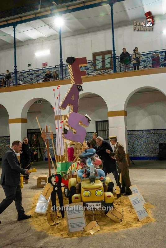 Las Fallas se vuelcan un año más en el Homenaje de las Fuerzas Armadas y Guardia Civil 15 Homenaje FFAA 44