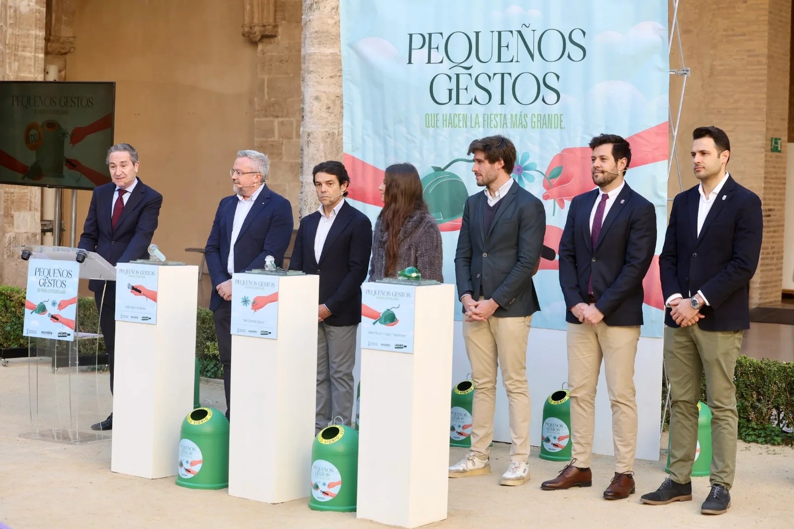 Las Fallas apuestan por reciclar el vidrio en La Reciclà 2024 de Ecovidrio 13 La Recicla 2024 7