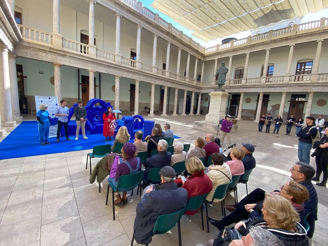 Este año la Falla Immaterial se puede tocar 1 Presentacio Falla Immaterial 2024 C