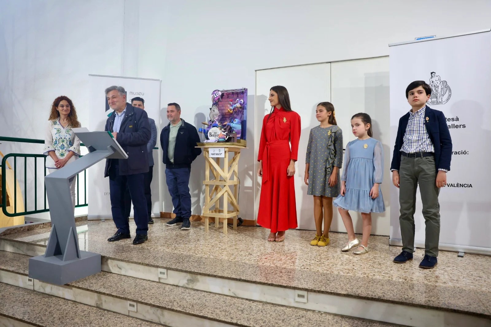 El Ninot Indultat "Colorín Colorat Club" es recibido en el Museo del Artista Fallero de Valencia 1 Entrega Ninot Falla Telefonica al Museu del Gremi Artistes Fallers 15