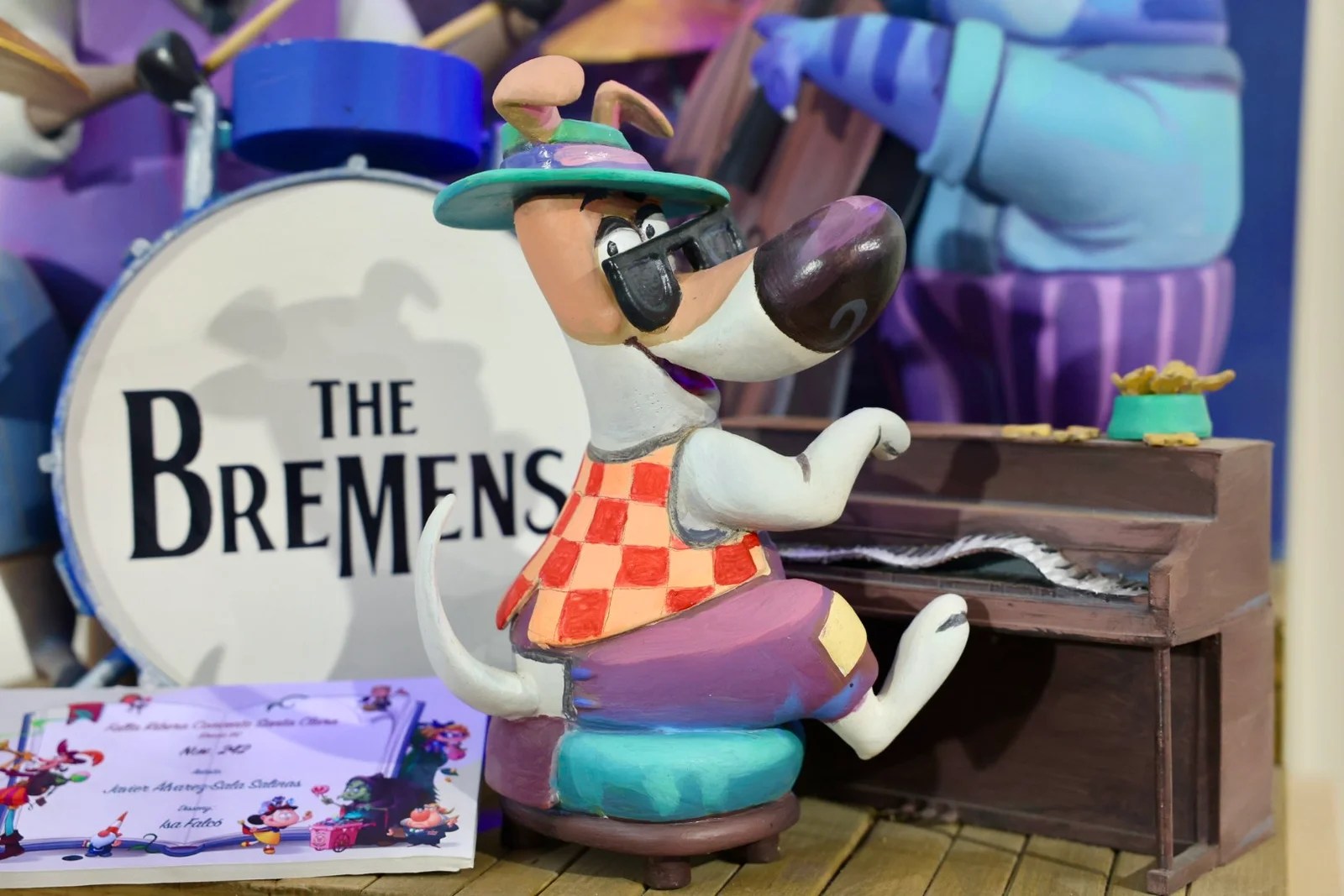 El Ninot Indultat "Colorín Colorat Club" es recibido en el Museo del Artista Fallero de Valencia 6 Entrega Ninot Falla Telefonica al Museu del Gremi Artistes Fallers 5