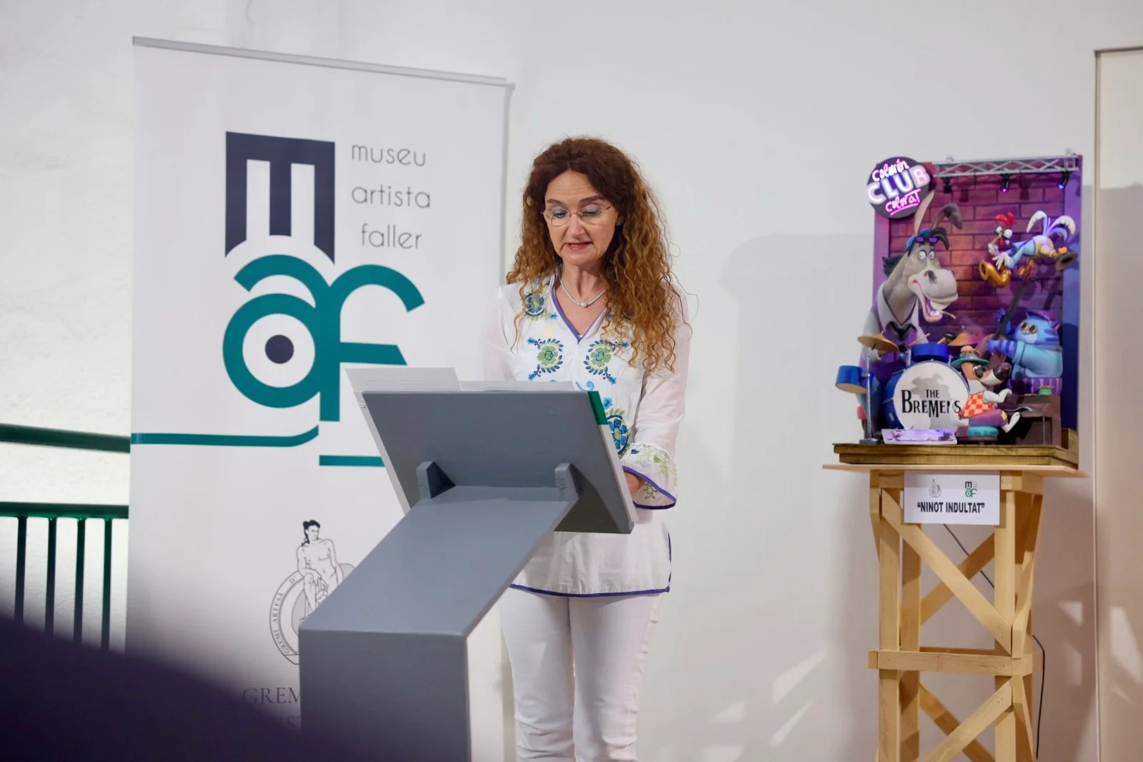 El Ninot Indultat "Colorín Colorat Club" es recibido en el Museo del Artista Fallero de Valencia 4 Entrega Ninot Falla Telefonica al Museu del Gremi Artistes Fallers 8