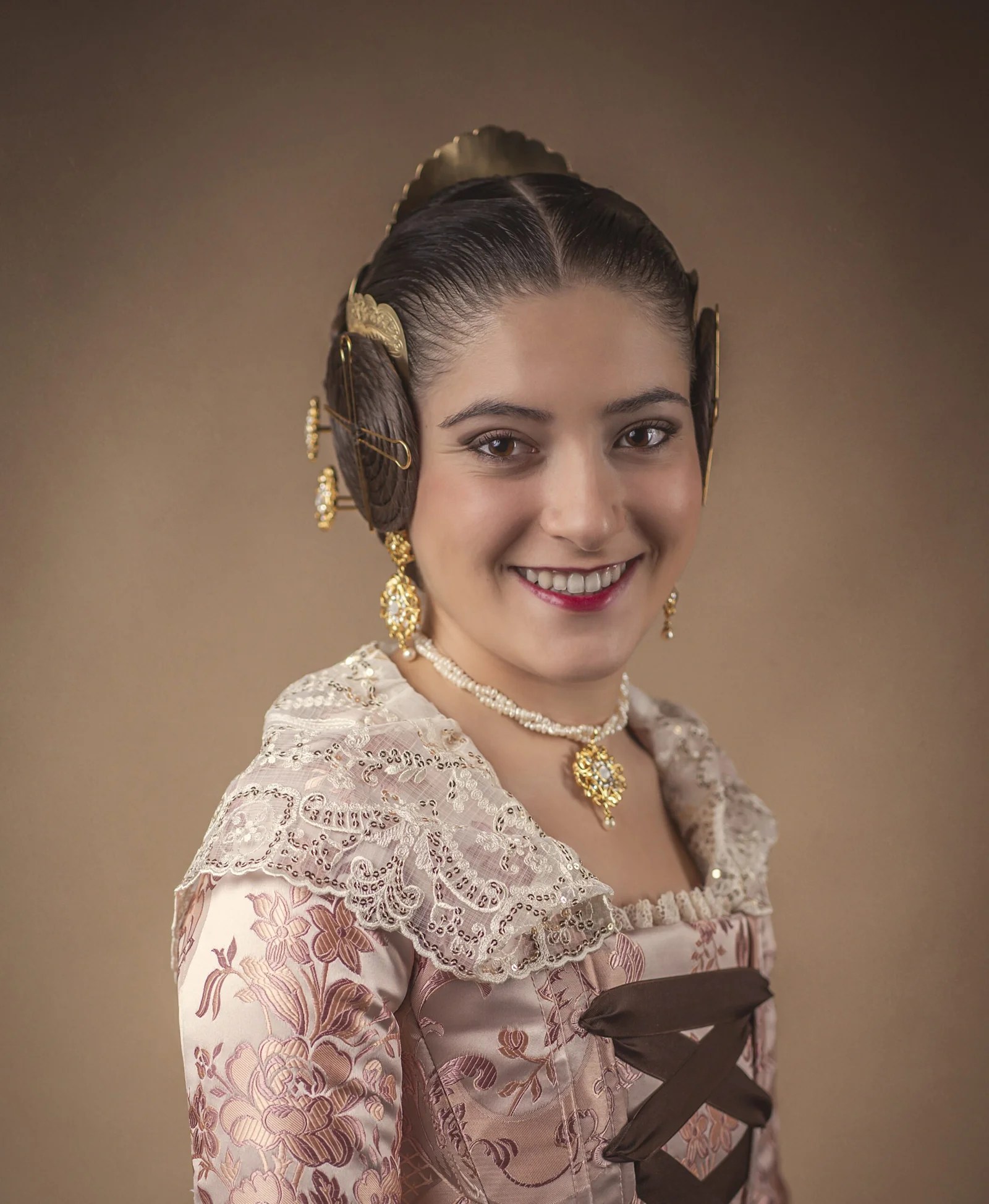 Candidatas preseleccionadas del Sector Olivereta a Falleras Mayores de Valencia 2025 5 231 Sheila Lopez Leiva scaled 1