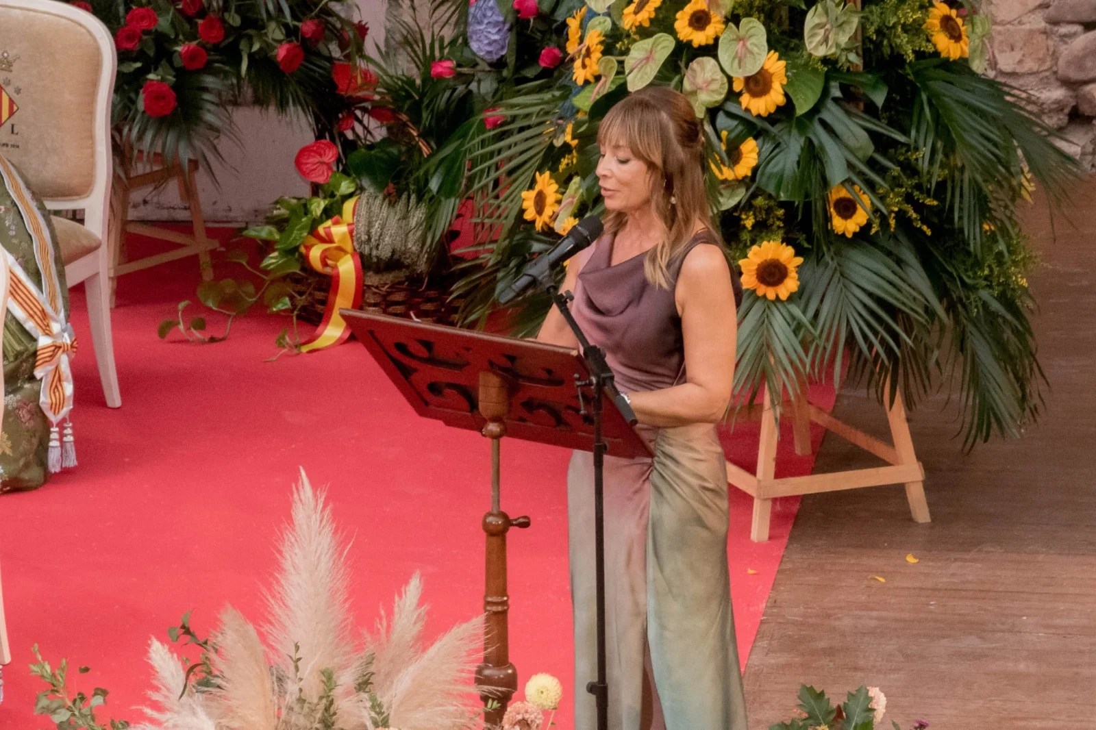 Julia Palanca y Teresa Aparicio exaltadas como Falleras Mayores de la FJFS 2025 2 Clara Castelló- Mantenedora