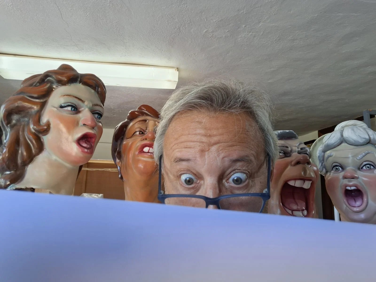 Los Ninots de la Falla Plaza Santa Cruz se rebelan: exigen explicaciones y cambios en las Fallas 2025 2 Los ninots entregan sus reivindicaciones