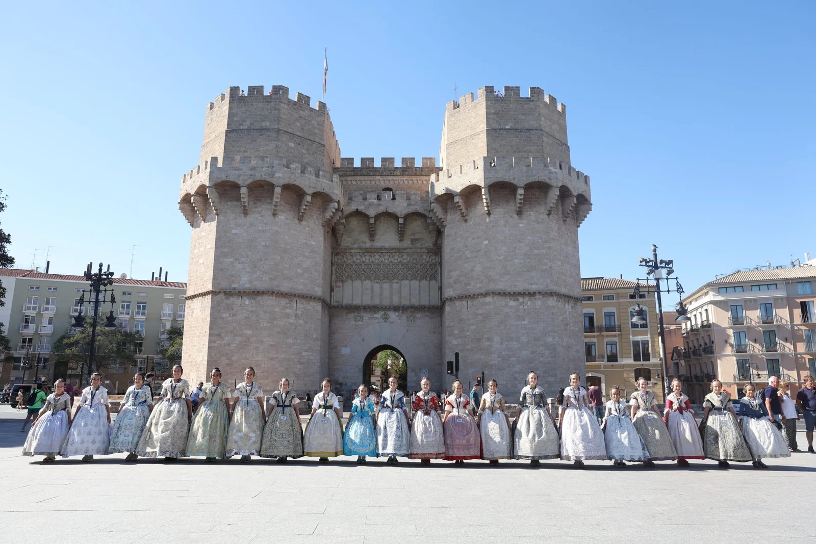 Las candidatas a Fallera Mayor Infantil de Valencia 2025 visitan la Basílica de la Virgen de los Desamparados 12 IMG 8460 scaled