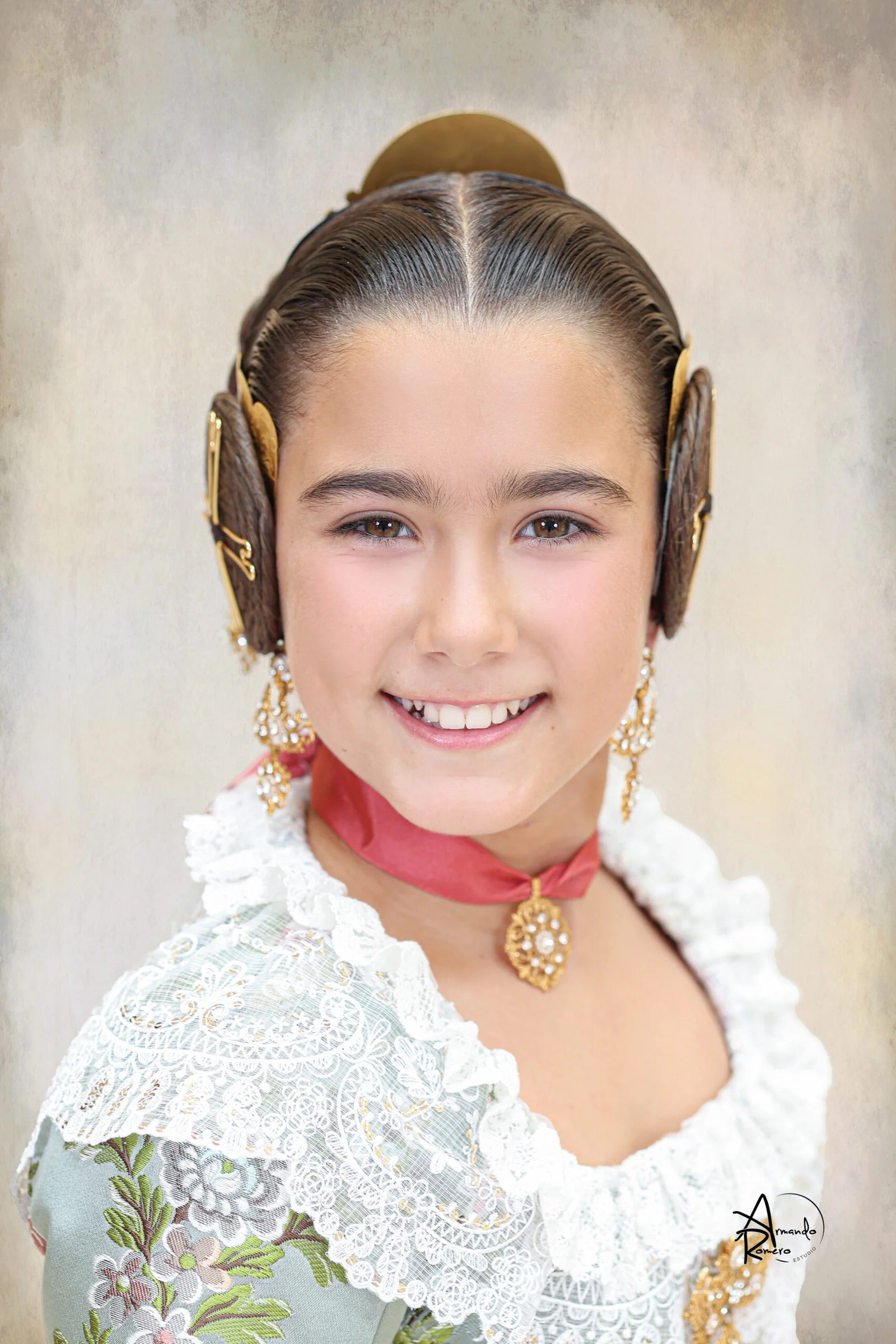 Estas son las Candidatas elegidas a ser Fallera Mayor Infantil de Valencia 2025 8 LOURDES FIGUERAS BRUNO Doctor Serrano Carles Cervera Clero scaled 1