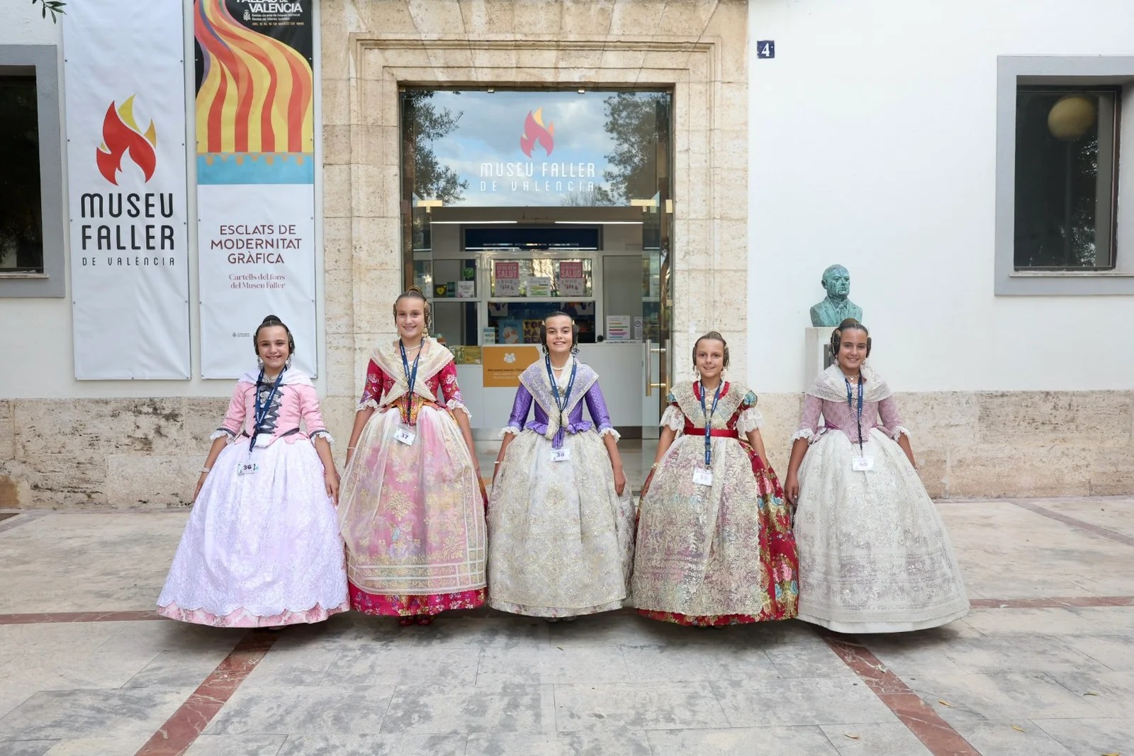 Las Candidatas a Fallera Mayor Infantil de Valencia Visitan el Museo Fallero: Un Viaje a la Historia de las Fallas 13 vISITA MUSEO FALLERO candidatas Fallera Mayor Infantil de Valencia 2025 24