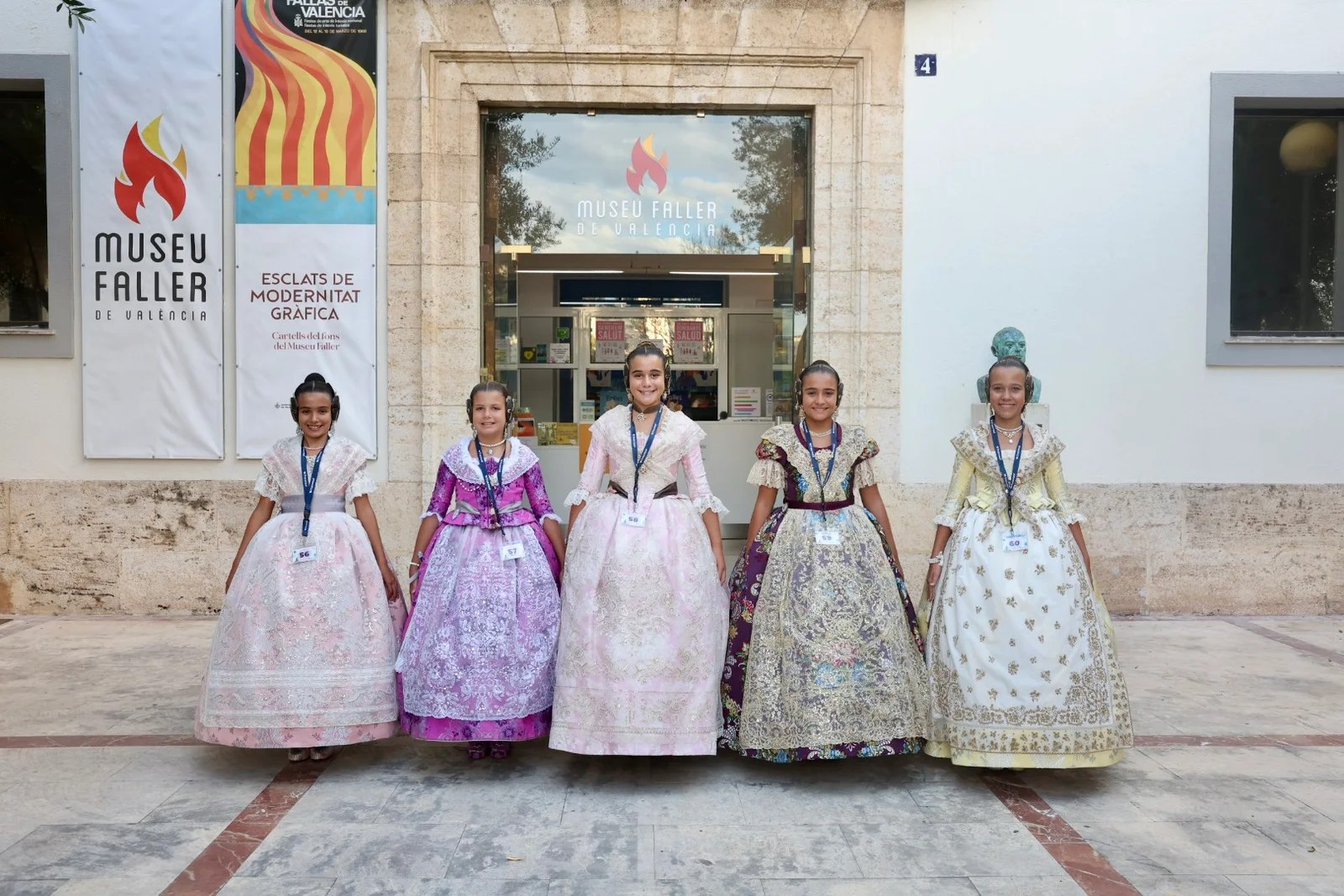 Las Candidatas a Fallera Mayor Infantil de Valencia Visitan el Museo Fallero: Un Viaje a la Historia de las Fallas 9 vISITA MUSEO FALLERO candidatas Fallera Mayor Infantil de Valencia 2025 36