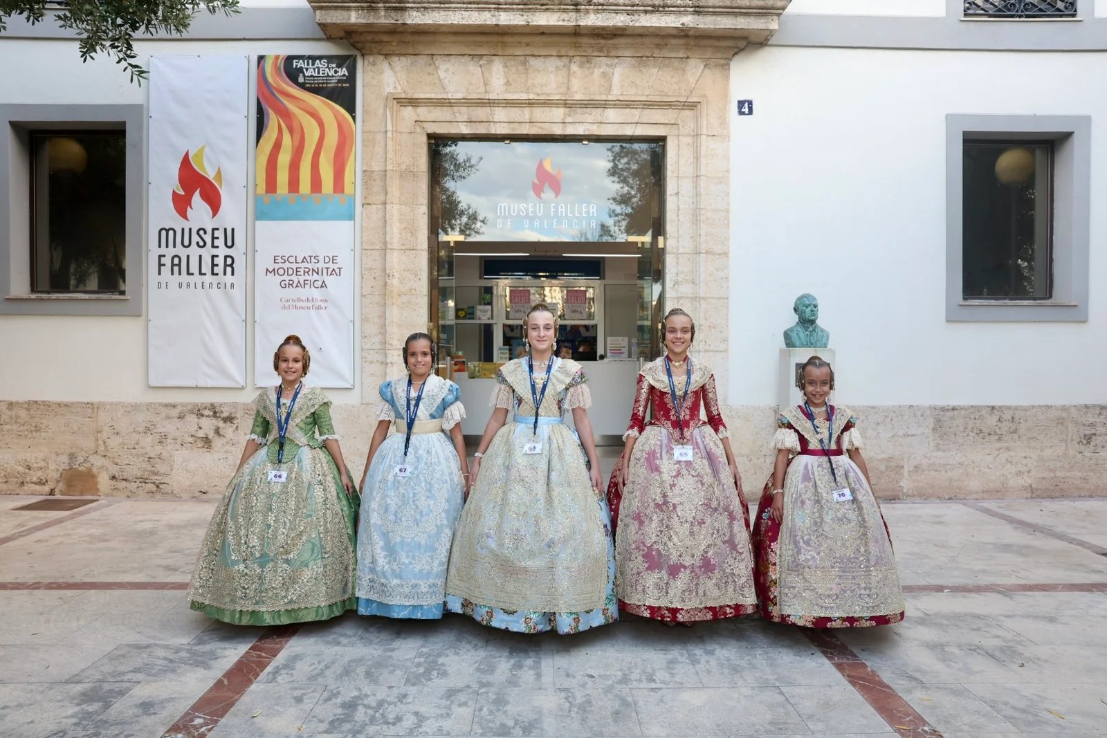 Las Candidatas a Fallera Mayor Infantil de Valencia Visitan el Museo Fallero: Un Viaje a la Historia de las Fallas 7 vISITA MUSEO FALLERO candidatas Fallera Mayor Infantil de Valencia 2025 42