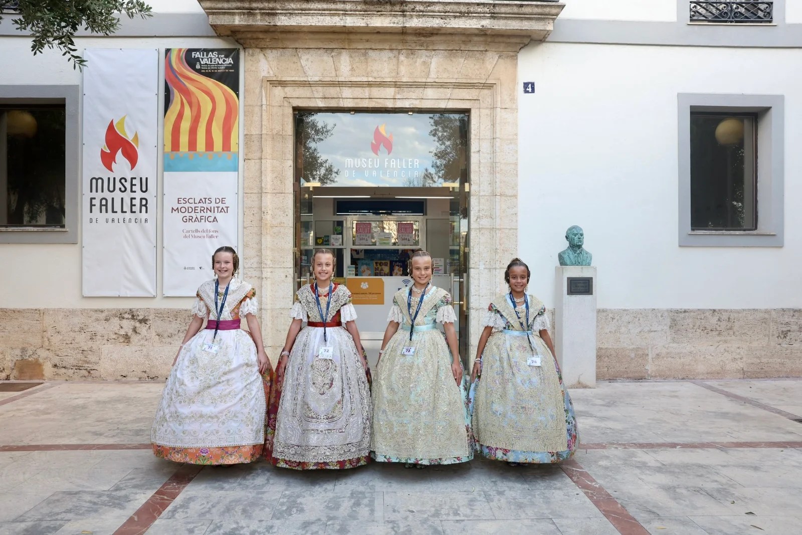 Las Candidatas a Fallera Mayor Infantil de Valencia Visitan el Museo Fallero: Un Viaje a la Historia de las Fallas 6 vISITA MUSEO FALLERO candidatas Fallera Mayor Infantil de Valencia 2025 45