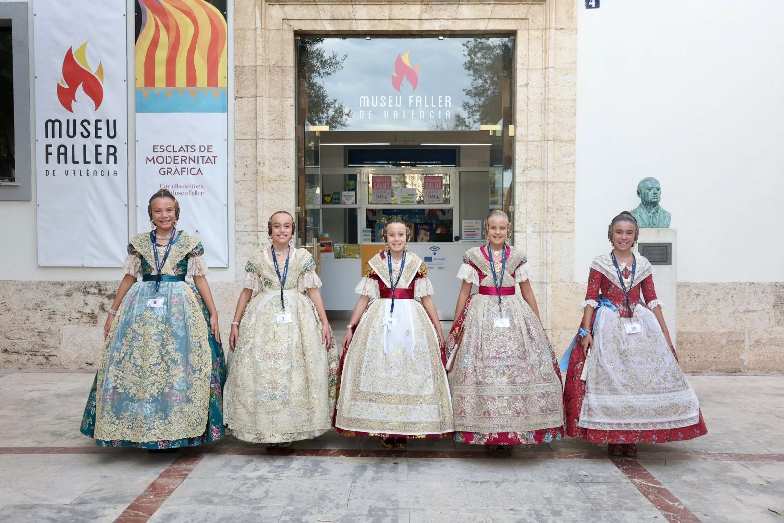 Las Candidatas a Fallera Mayor Infantil de Valencia Visitan el Museo Fallero: Un Viaje a la Historia de las Fallas 17 vISITA MUSEO FALLERO candidatas Fallera Mayor Infantil de Valencia 2025 8