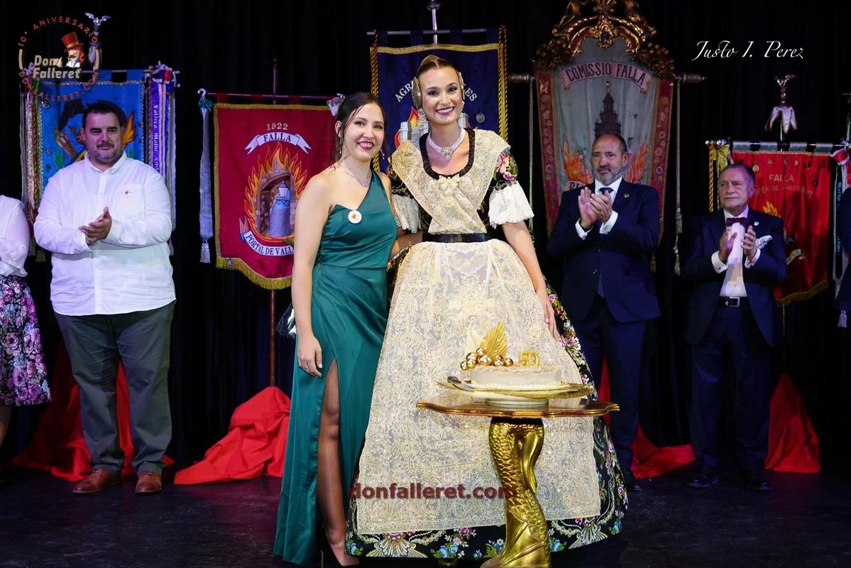 Berta Peiró, Fallera Mayor de Valencia 2025 y Andrea Mínguez, presidenta de la Agrupación de Fallas Barrio del Carmen